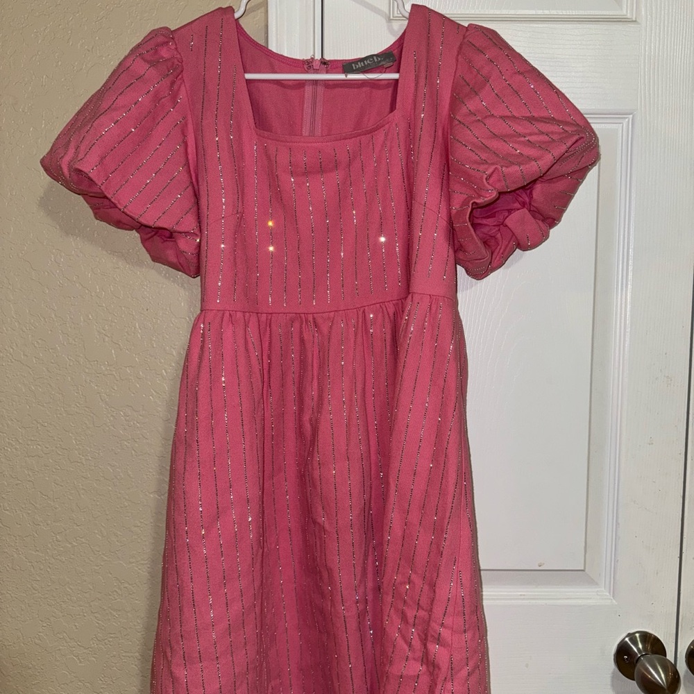 Pink Women Dress with Puff Sleeves and rhinestones